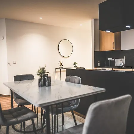 Moderne Ferienwohnung Mit Kochinsel In Sinsheim Zentral Ruhig Und Netflix - Erstbezug Wehome Komfort Exterior foto