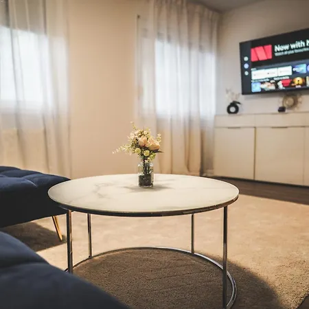 Moderne Ferienwohnung Mit Kochinsel In Sinsheim Zentral Ruhig Und Netflix - Erstbezug Wehome Komfort Exterior foto