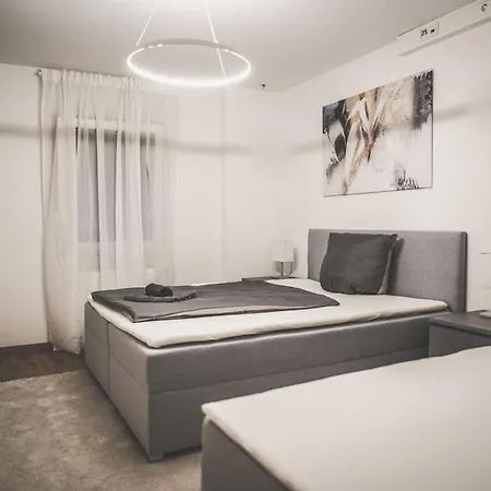 Moderne Ferienwohnung Mit Kochinsel In Sinsheim Zentral Ruhig Und Netflix - Erstbezug Wehome Komfort Exterior foto