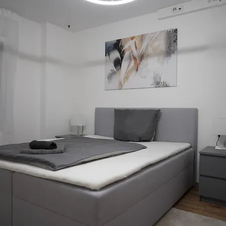 Moderne Ferienwohnung Mit Kochinsel In Sinsheim Zentral Ruhig Und Netflix - Erstbezug Wehome Komfort Exterior foto