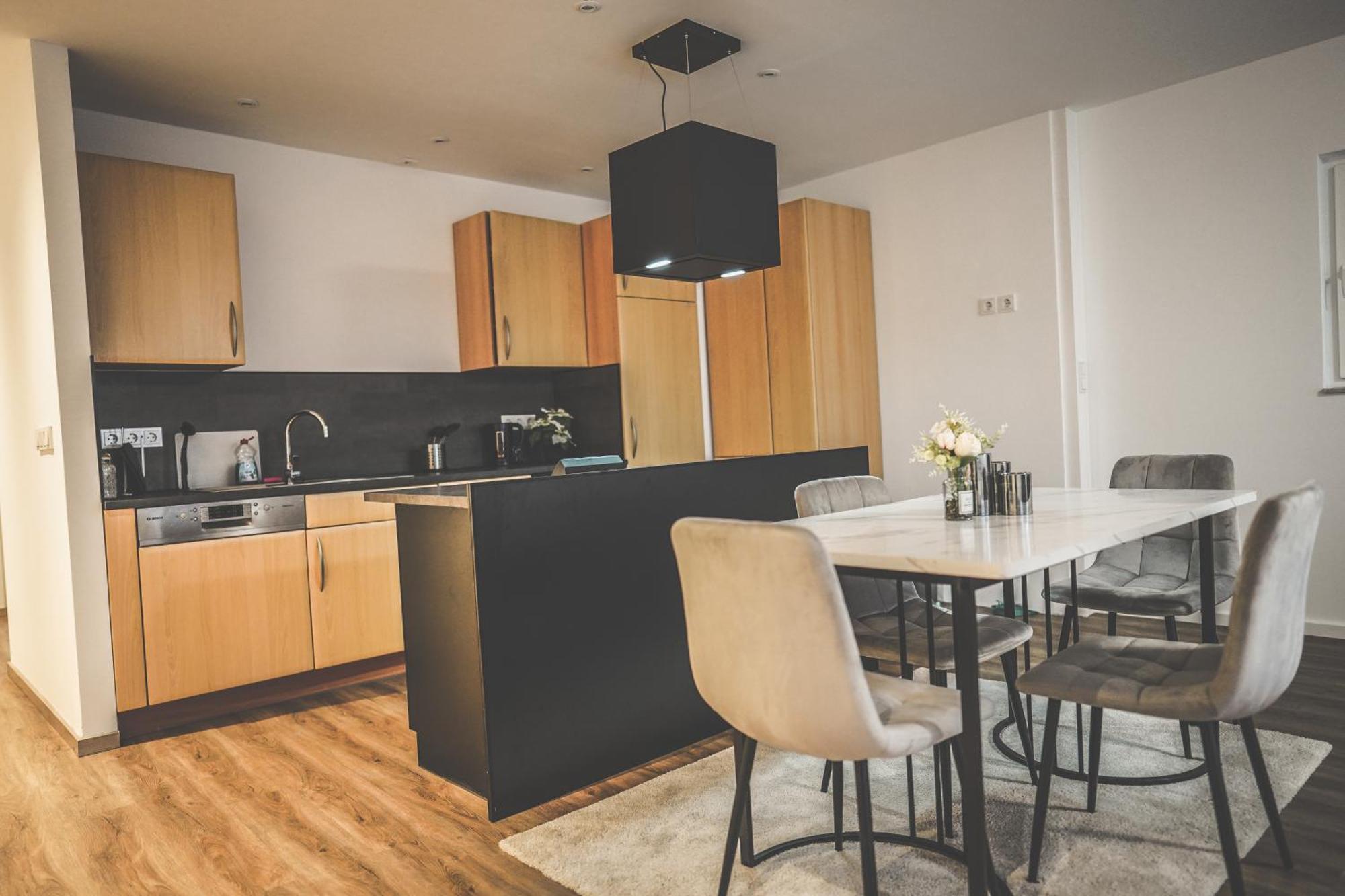 Apartment Moderne Mit Kochinsel In Zentral Ruhig Und Netflix - Erstbezug Wehome Komfort Sinsheim