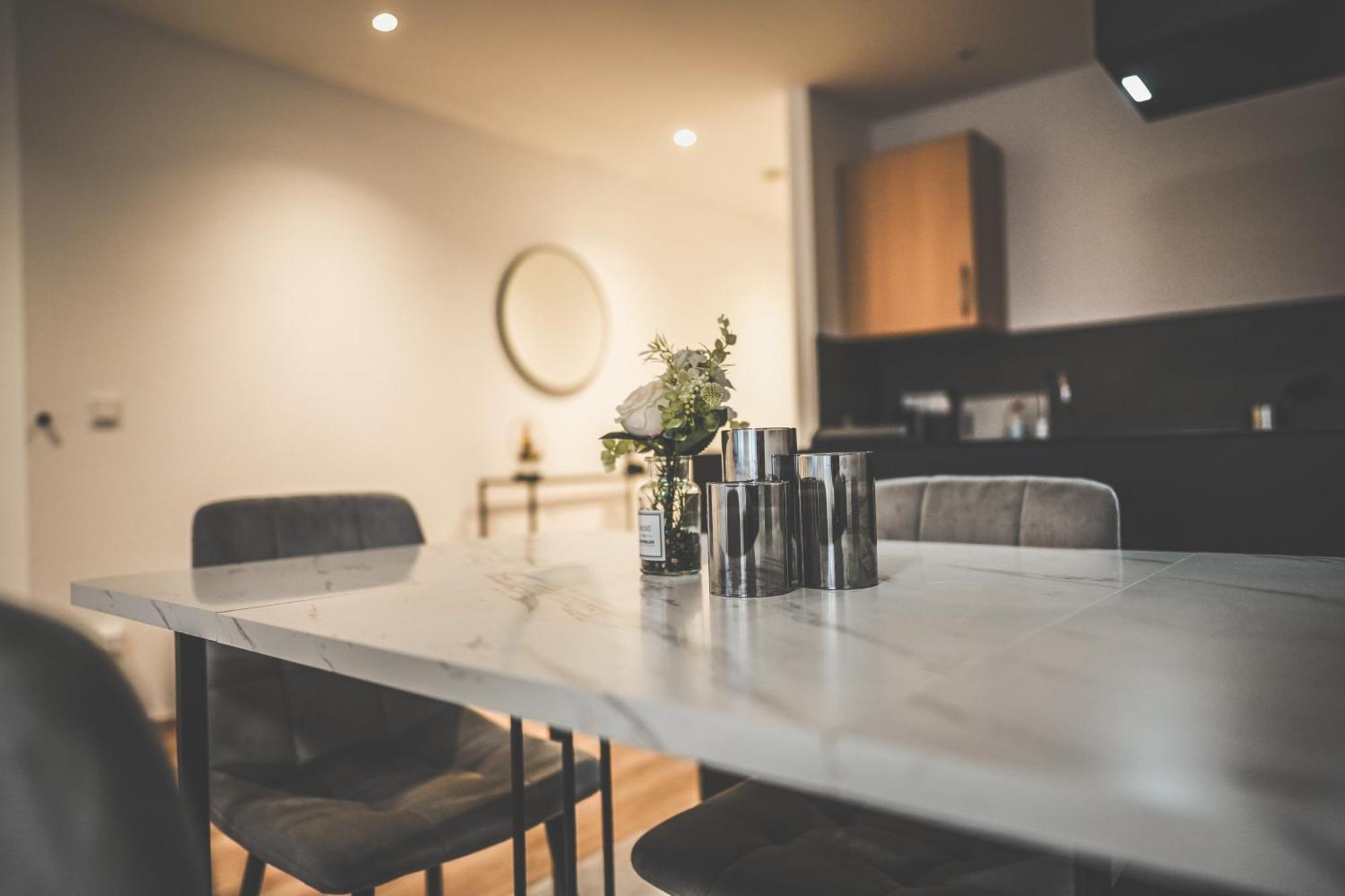 Moderne Mit Kochinsel In Zentral Ruhig Und Netflix - Erstbezug Wehome Komfort Apartment