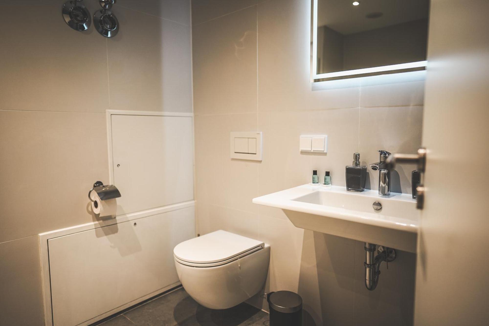 Apartment Moderne Mit Kochinsel In Zentral Ruhig Und Netflix - Erstbezug Wehome Komfort Sinsheim