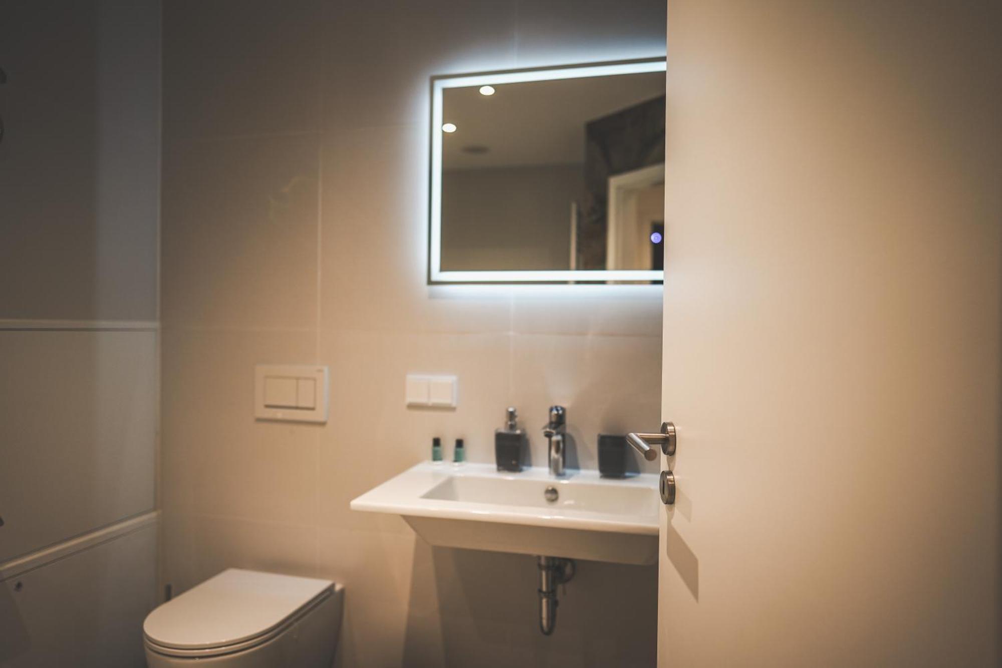 Moderne Mit Kochinsel In Zentral Ruhig Und Netflix - Erstbezug Wehome Komfort Apartment