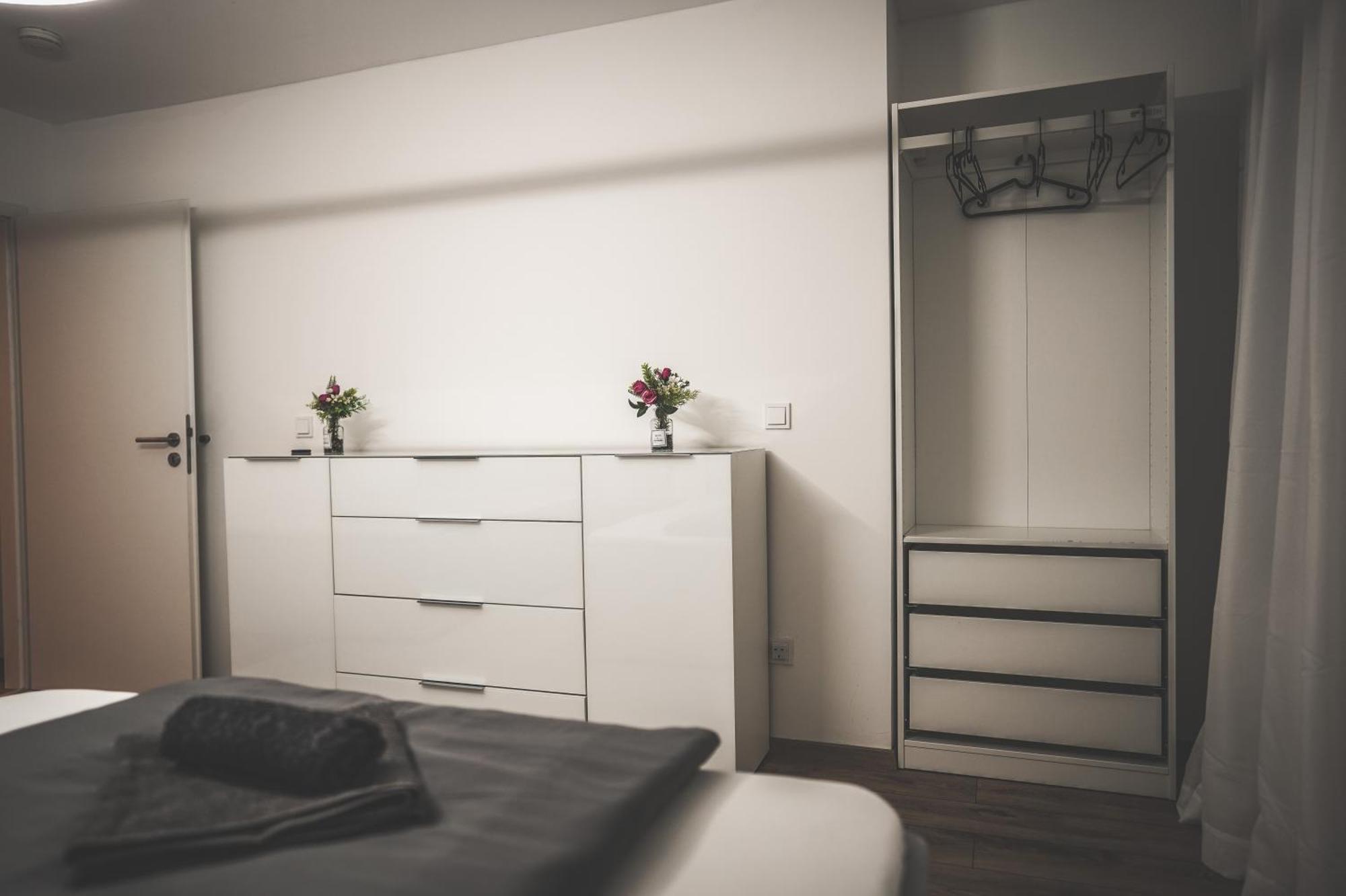 Moderne Mit Kochinsel In Zentral Ruhig Und Netflix - Erstbezug Wehome Komfort Apartment